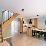 Apartman W Sam By Klif - Dwupoziomowy Z 2 Sypialniami, Balkonem, Widokiem Na I Parkingiem Ustka