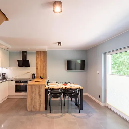 W Sam By Klif - Dwupoziomowy Z 2 Sypialniami Balkonem Widokiem Na Las, Parkingiem Ustka