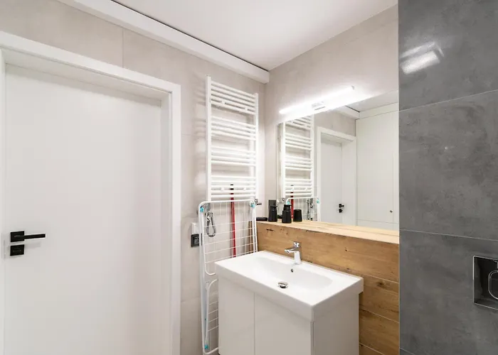 W Sam By Klif - Dwupoziomowy Z 2 Sypialniami Balkonem Widokiem Na Las, Parkingiem Lägenhet